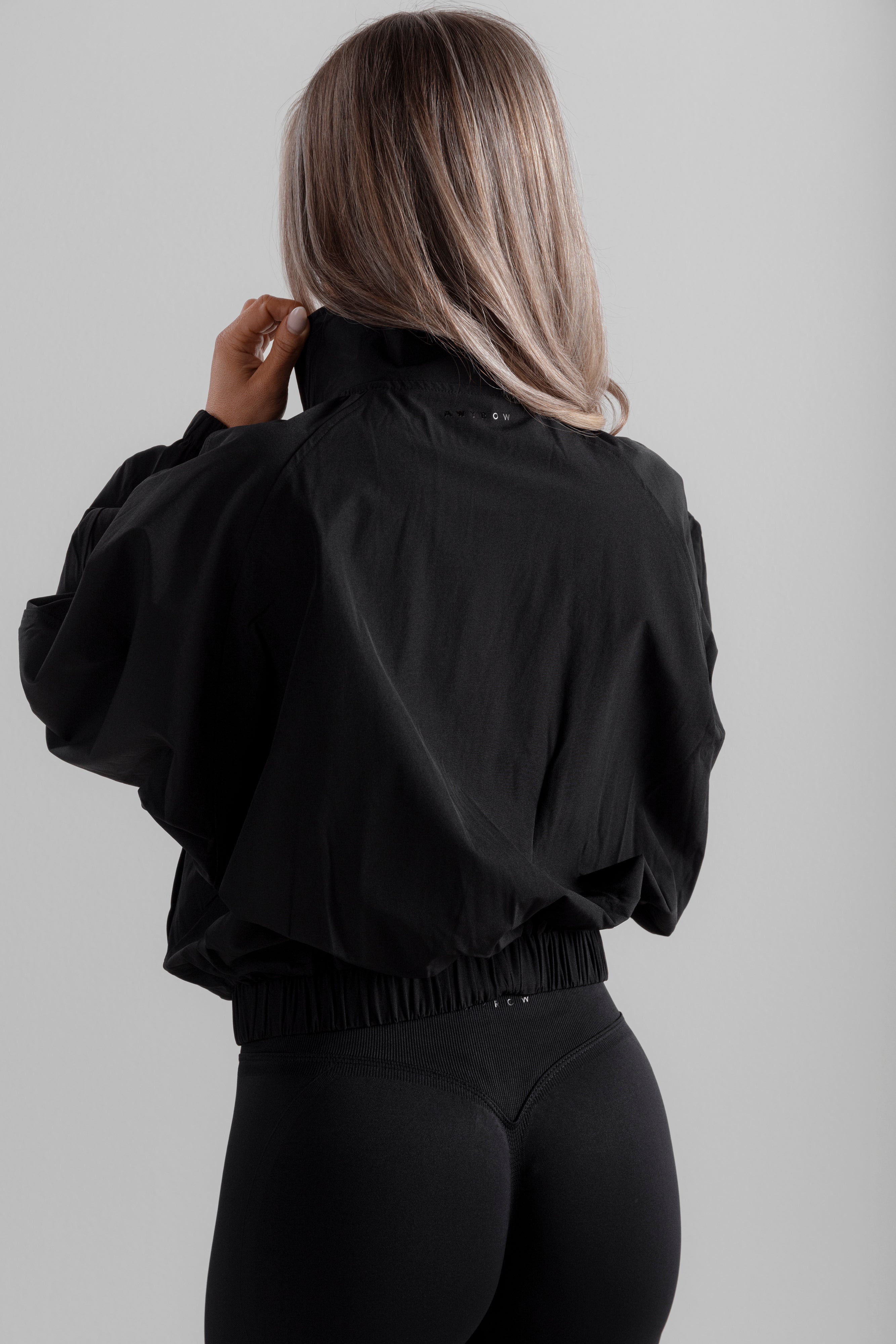 Ease Jacket - Black