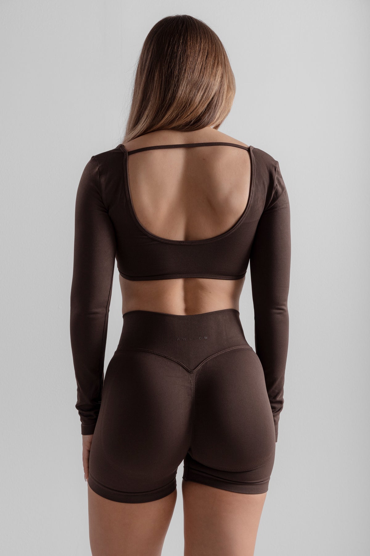 Core Seamless Long Sleeve Crop - Cocoa