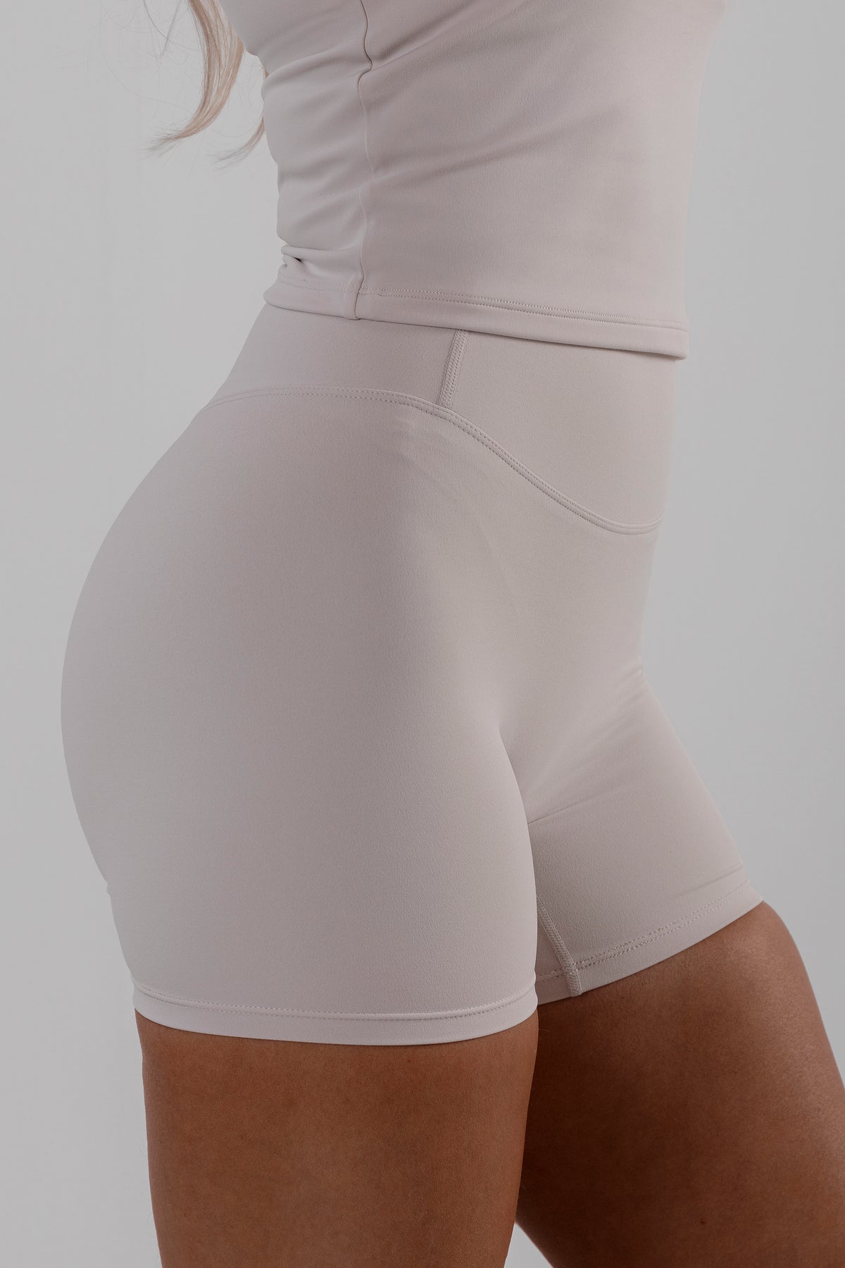 Forme Shorts - Clay