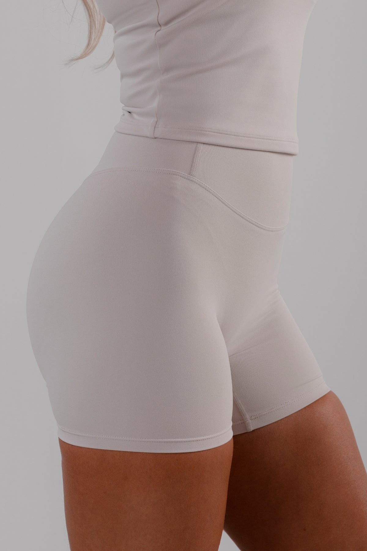 Forme Shorts - Clay