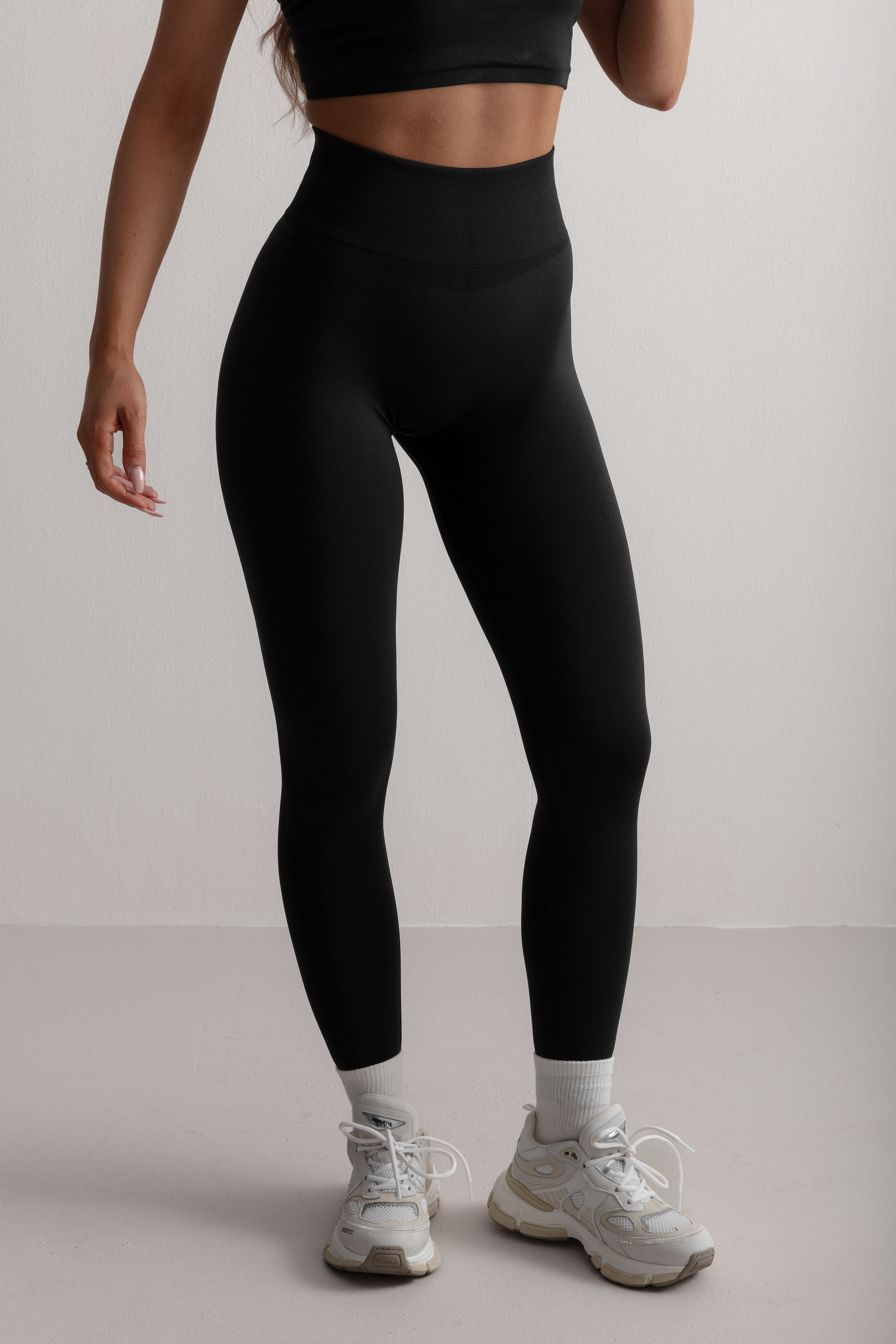 Solid Black Essence Seamless Tights