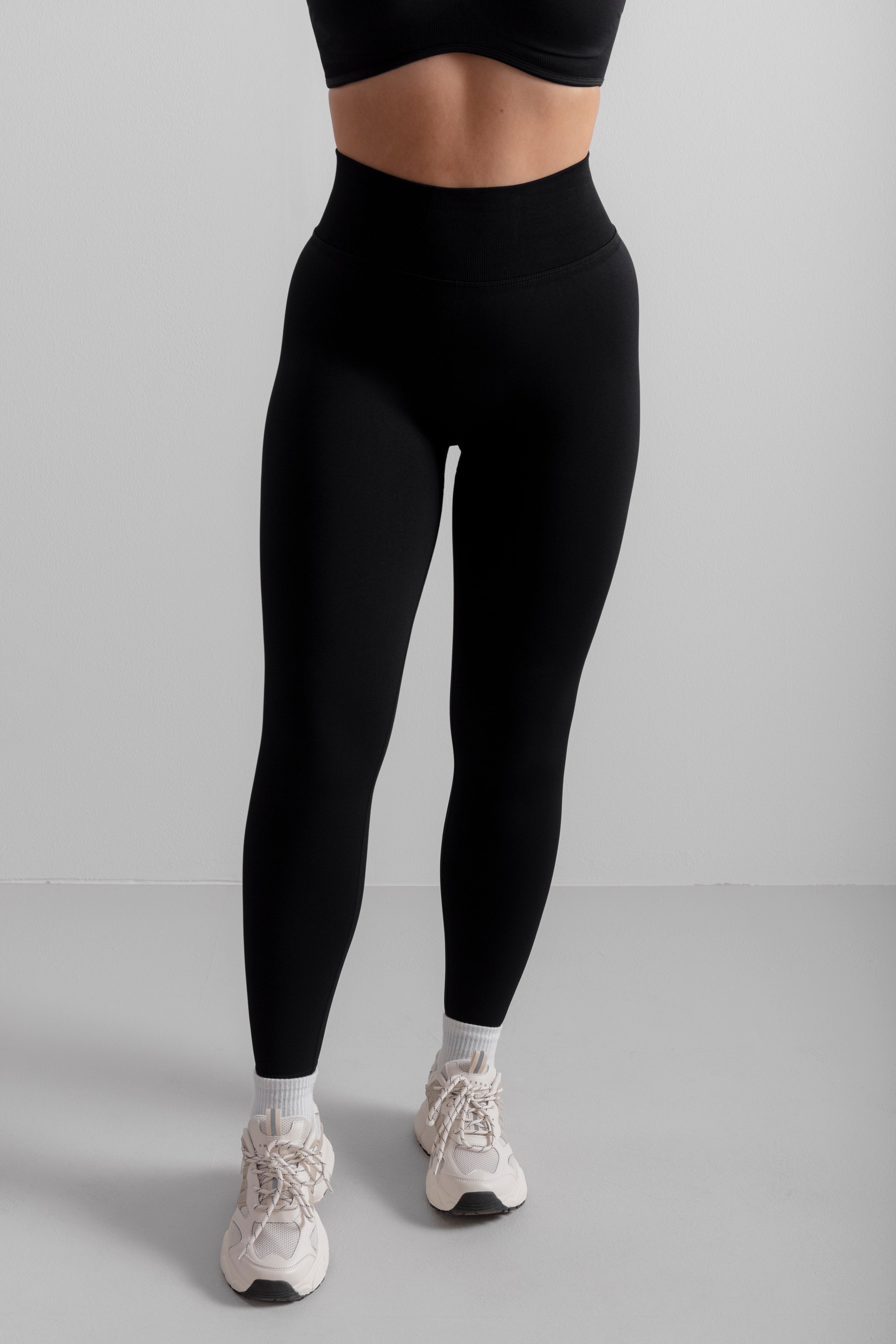 Core Seamless Tights - Black