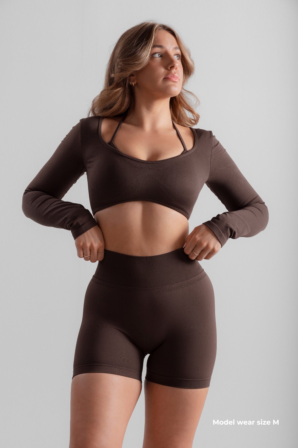 Core Seamless Long Sleeve Crop - Cocoa