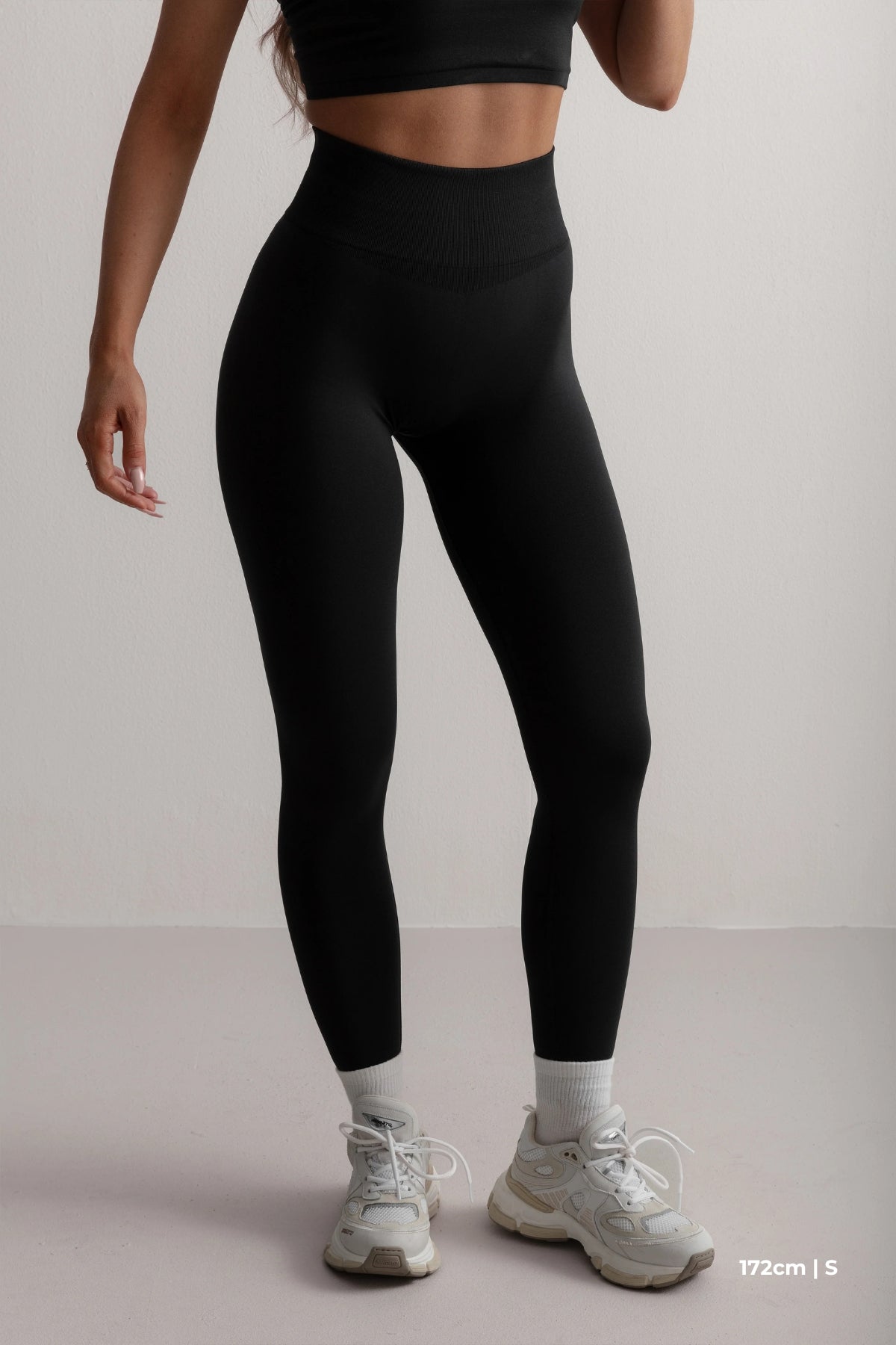 Essence Seamless Tights - Solid Black