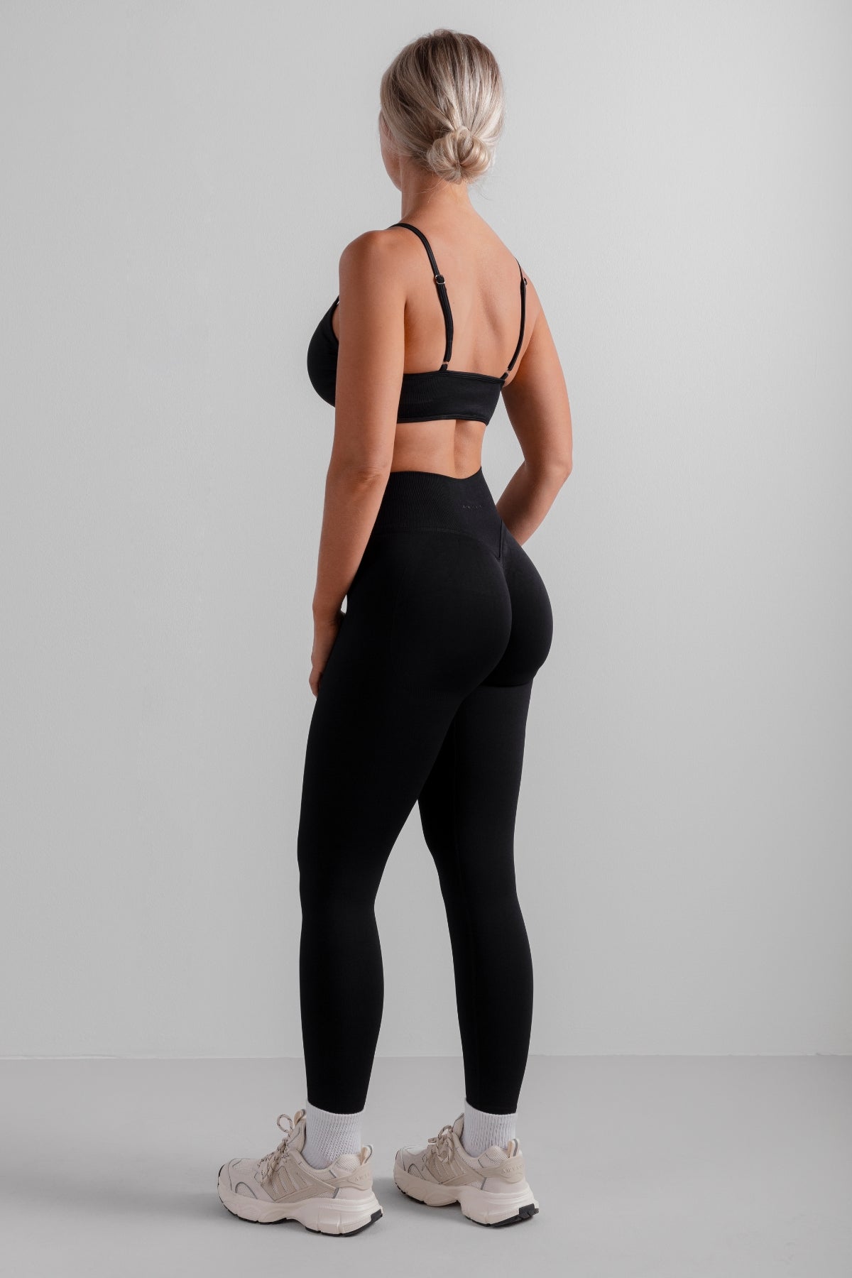 Core Seamless Tights - Black