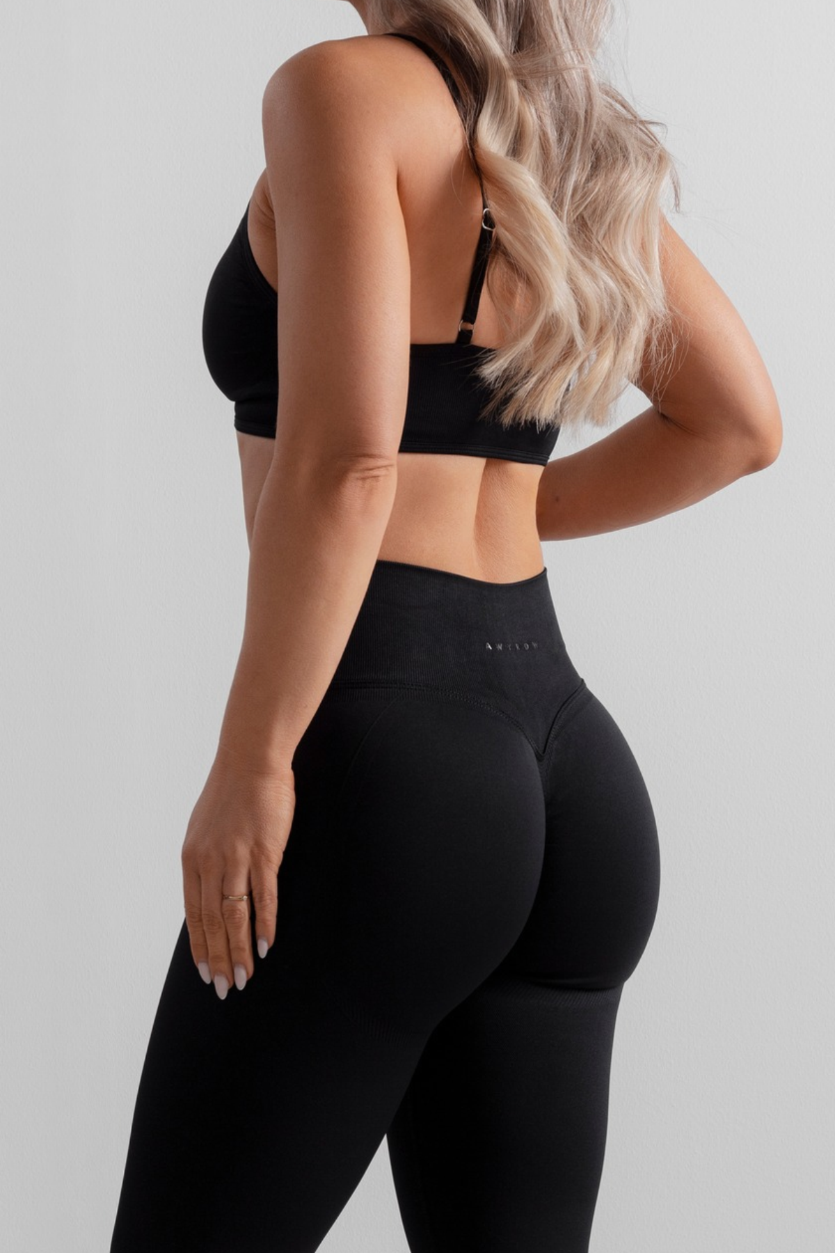 Core Seamless Tights - Black